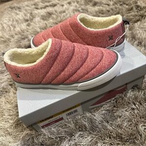 Hurley Arlo Puff Pink/Red Slip-On